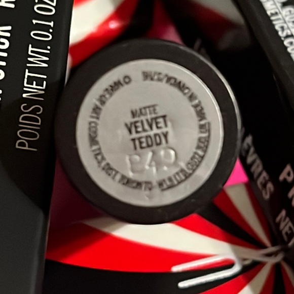 MAC Cosmetics Lipstick Mini VELVET TEDDY 💄 NEW Travel Size Nudes - Picture 3 of 3
